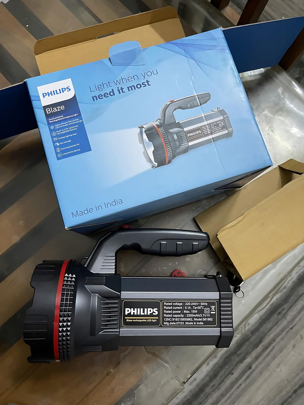 PHILIPS 15W (CDL) BLAZE RECHARABLE LED LANTERN TORCH 5 years warranty